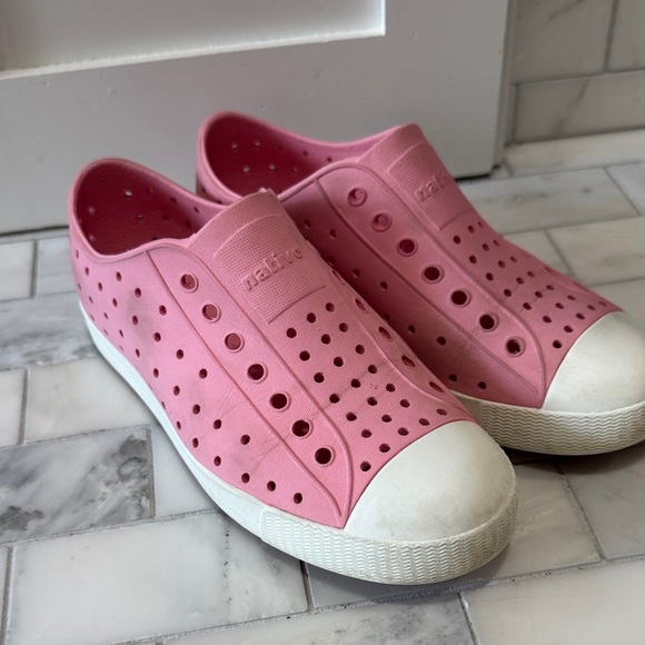 Light Pink Native Shoes - Picture 1 of 4